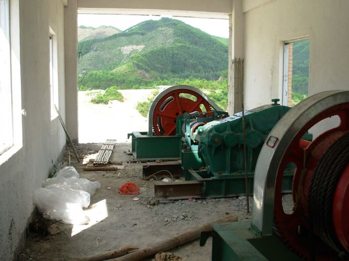 弧形閘門專用啟閉機(jī)