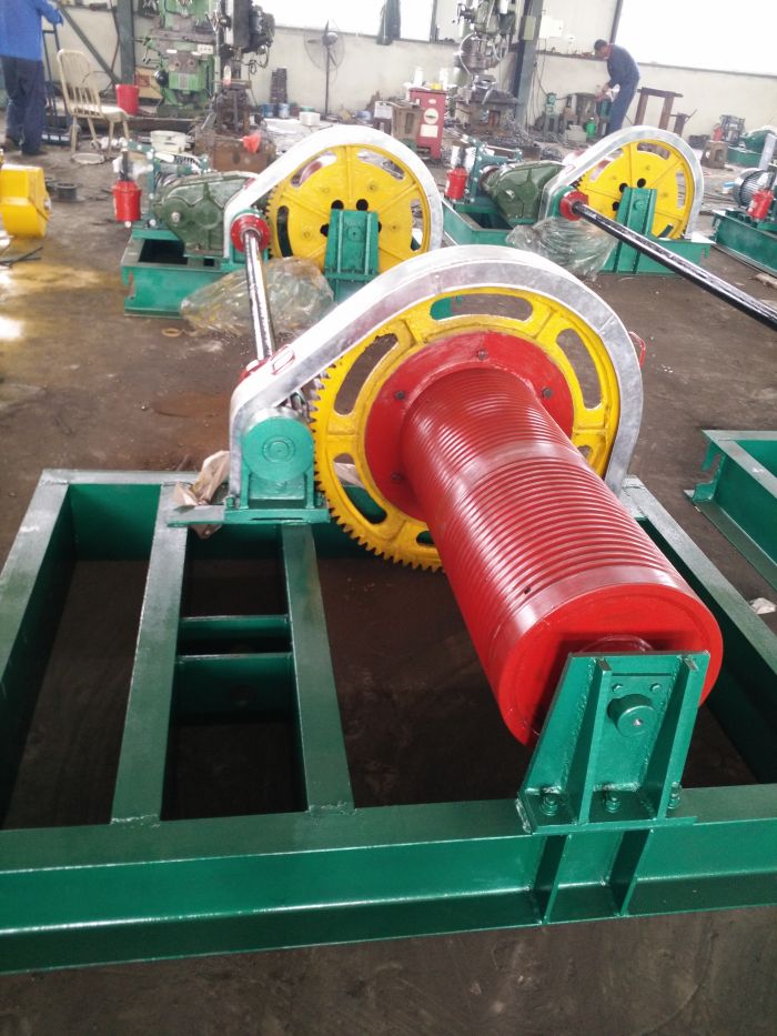 QPK雙吊點(diǎn)卷揚(yáng)式啟閉機(jī)副機(jī)