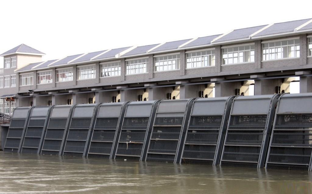 HQN型回轉(zhuǎn)式清污機(jī) HQN型回轉(zhuǎn)式清污機(jī)