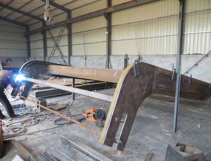 HQN型回轉(zhuǎn)式清污機半成品